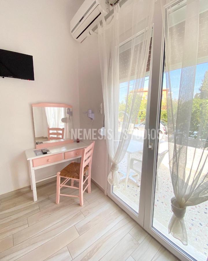 Nemesis Studios Aegina Buitenkant foto